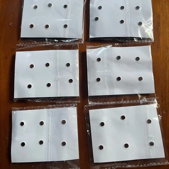 16 pairs of girls magnetic Earring Sets - Picture 7 of 7